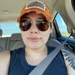 Meet your Posher, Crystal